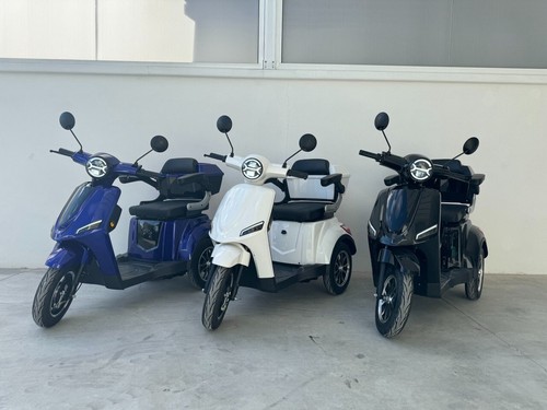 Scooter elettrico tre ruote - scooter, a